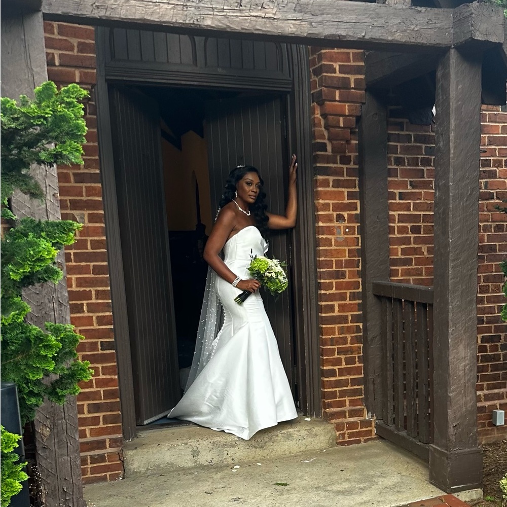 Elegant White Strapless Gown